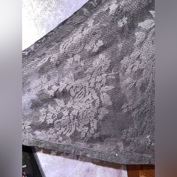 Black Lace overlay Tank Top - Picture 3 of 3